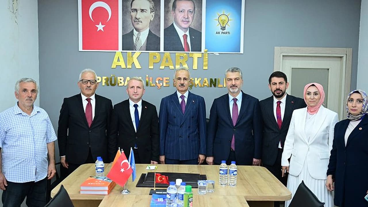Uraloğlu’dan Trabzon’da teşkilat ziyareti! Sahadaki gündem masaya yatırıldı
