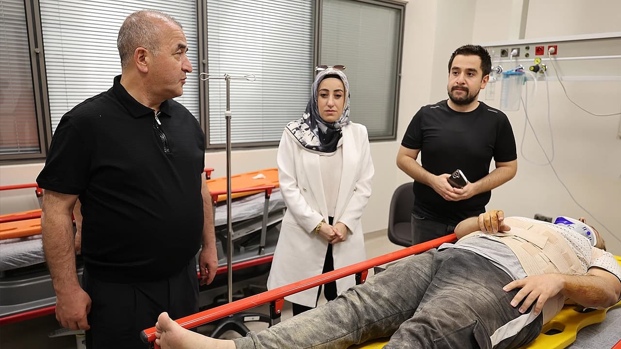 Vali Hatipoğlu’ndan yaralı işçilere geçmiş olsun ziyareti