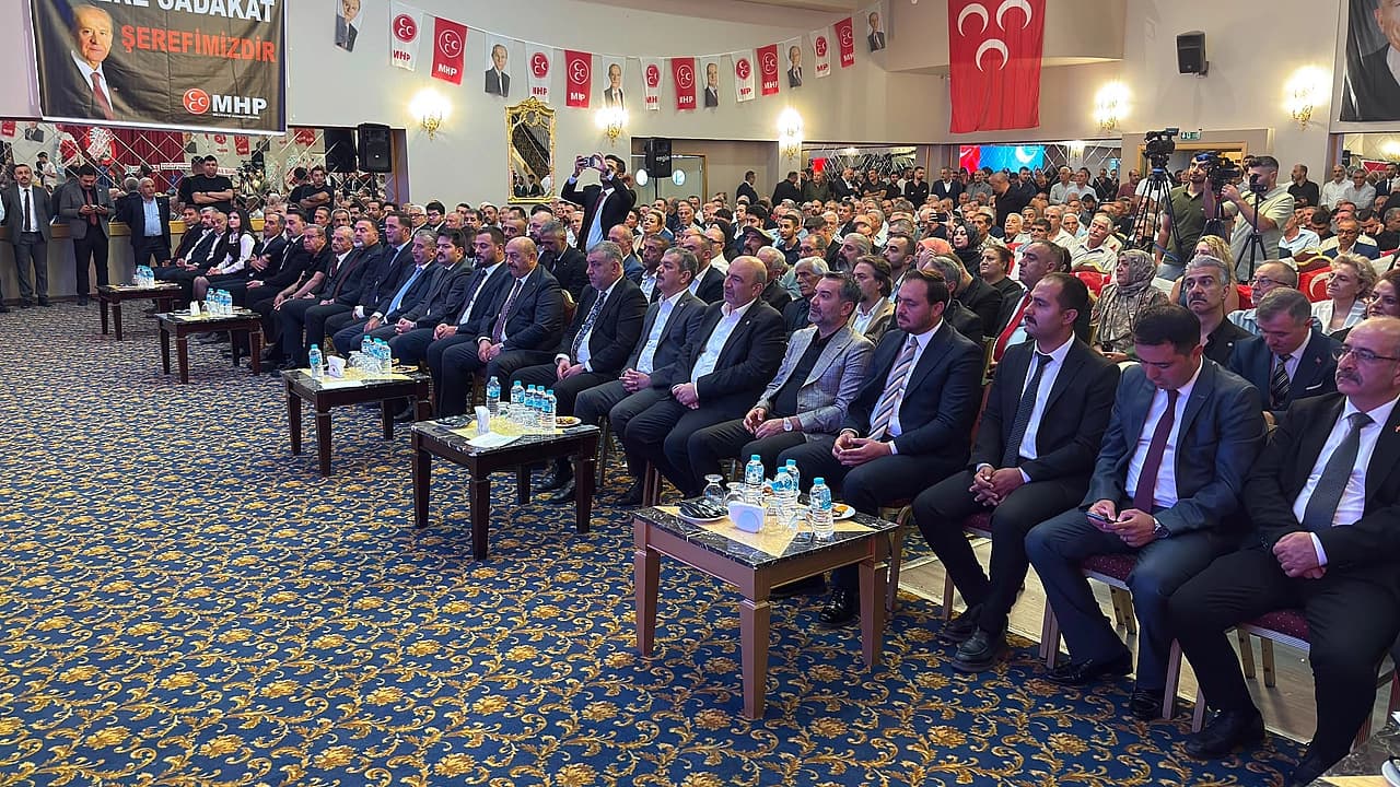 MHP Elazığ’da 15. Olağan Kongre Gerçekleştirildi: Oğuzhan Demir görevi devraldı