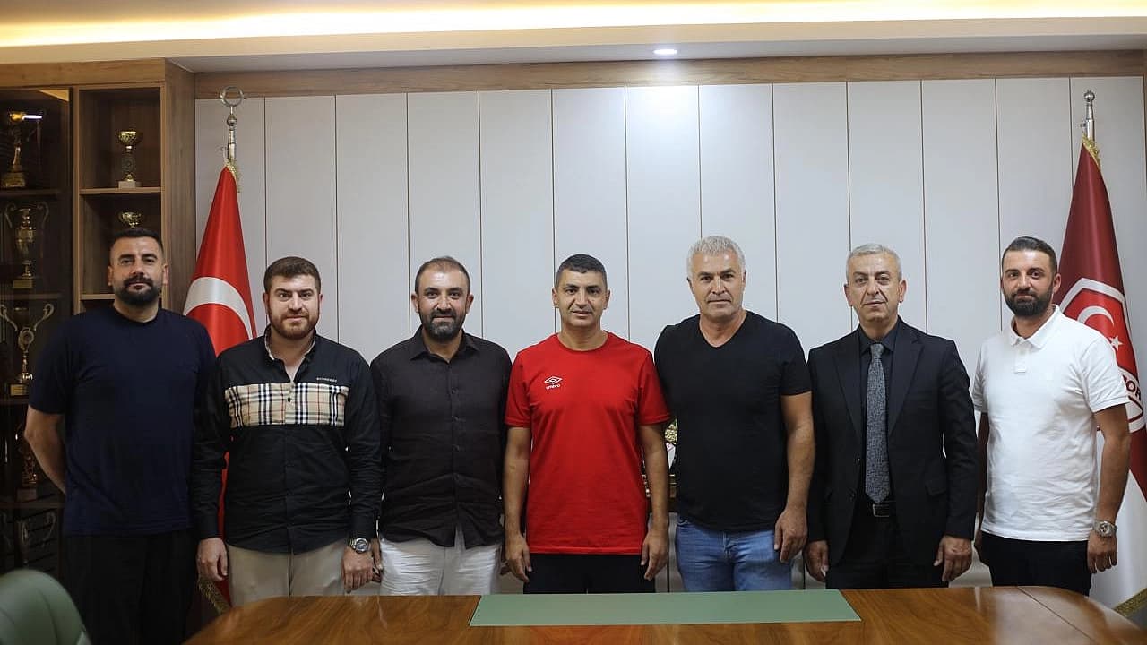 Sedat Karataş ve Hasan Özkan Uygur’dan Başkan Toprak’a hayırlı olsun ziyareti