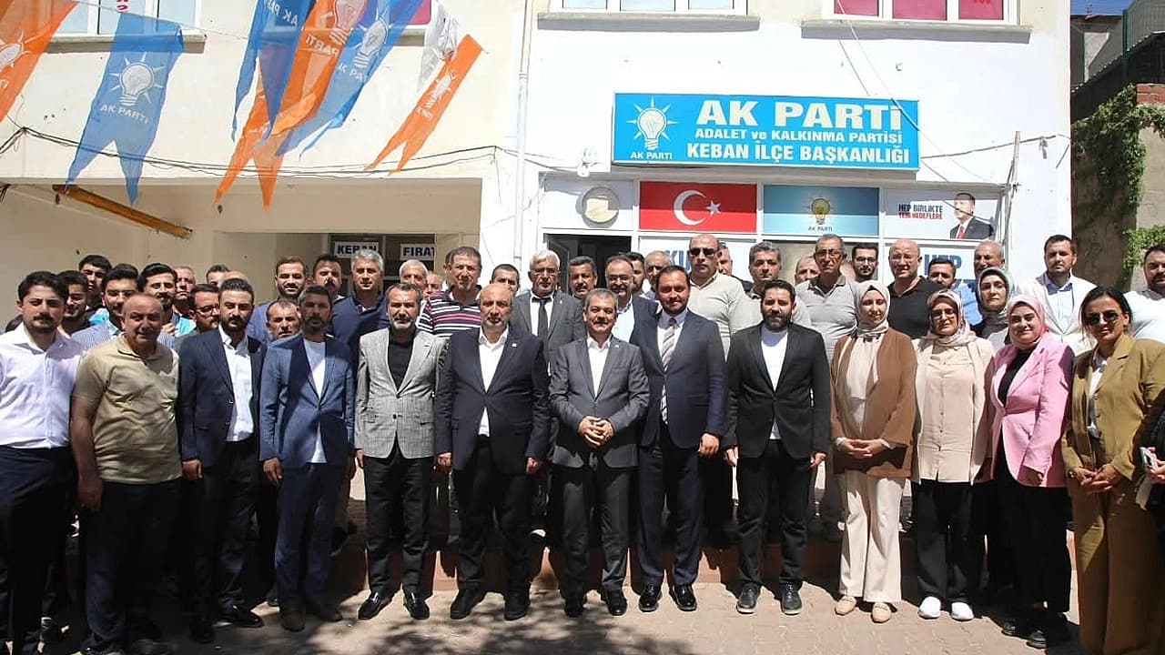 AK Parti teşkilatı sahada ilçe buluşmalarının üçüncüsü Keban’da