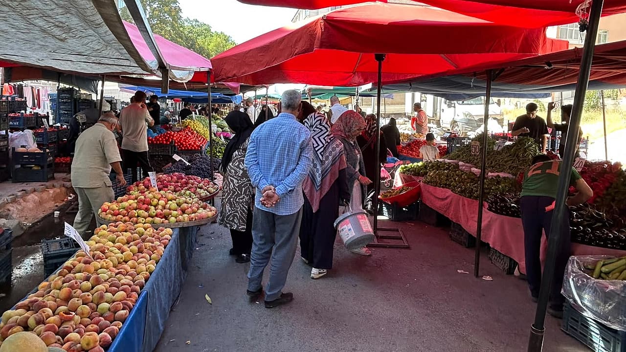 Elazığ’da kışlık hazırlıklar başladı: Vatandaş pazara akın etti