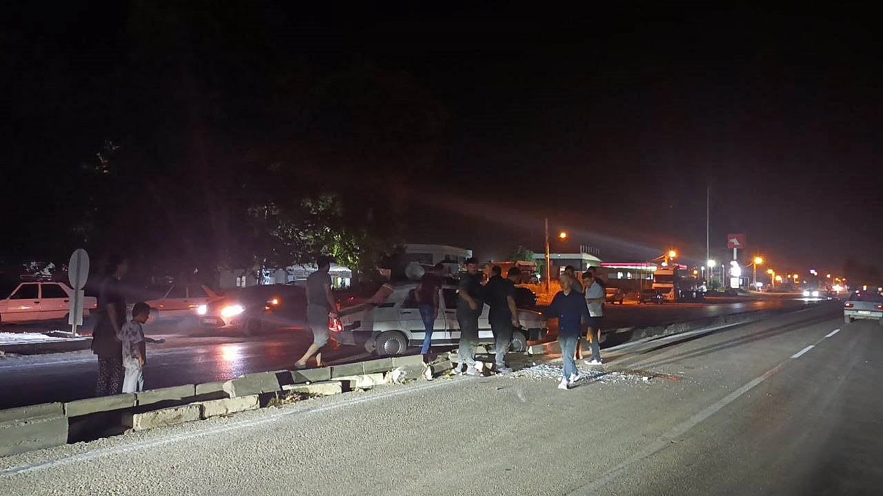 Yan yatan otomobilde emniyet kemeri hayat kurtardı