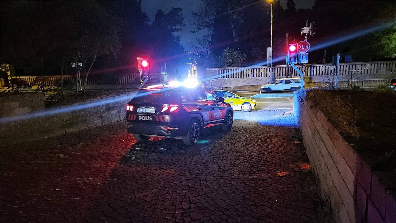 Surlarda erkek cesedi bulundu