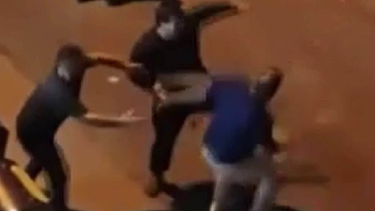 Düğünden sonra yemek yediler! Tekme tokat kavgaya tutuştular