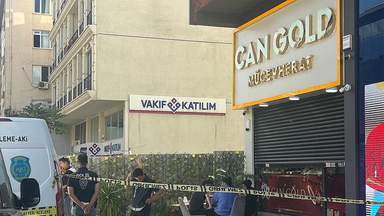 Kuyumcu sahibi dükkanında ölü bulundu