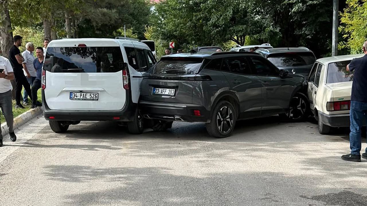 Elazığ’da feci kaza: 8 yaralı