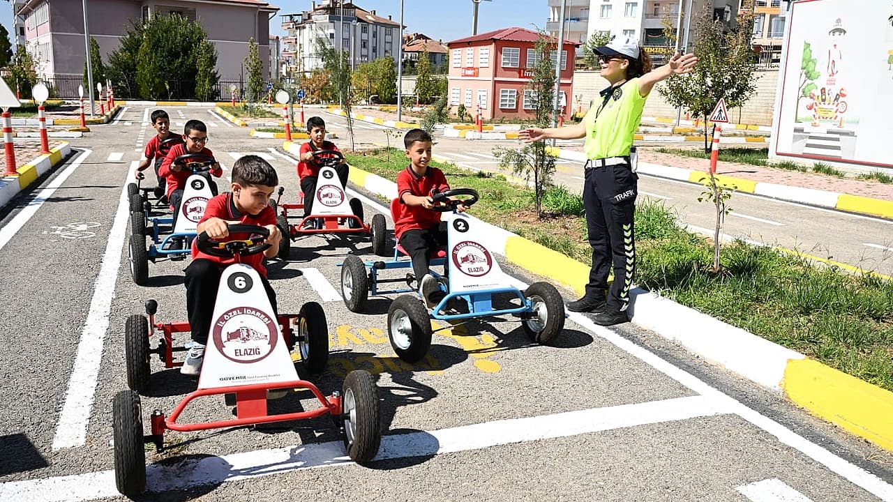 Elazığ’da Öğrencilere Trafik Güvenliği Eğitimi verildi